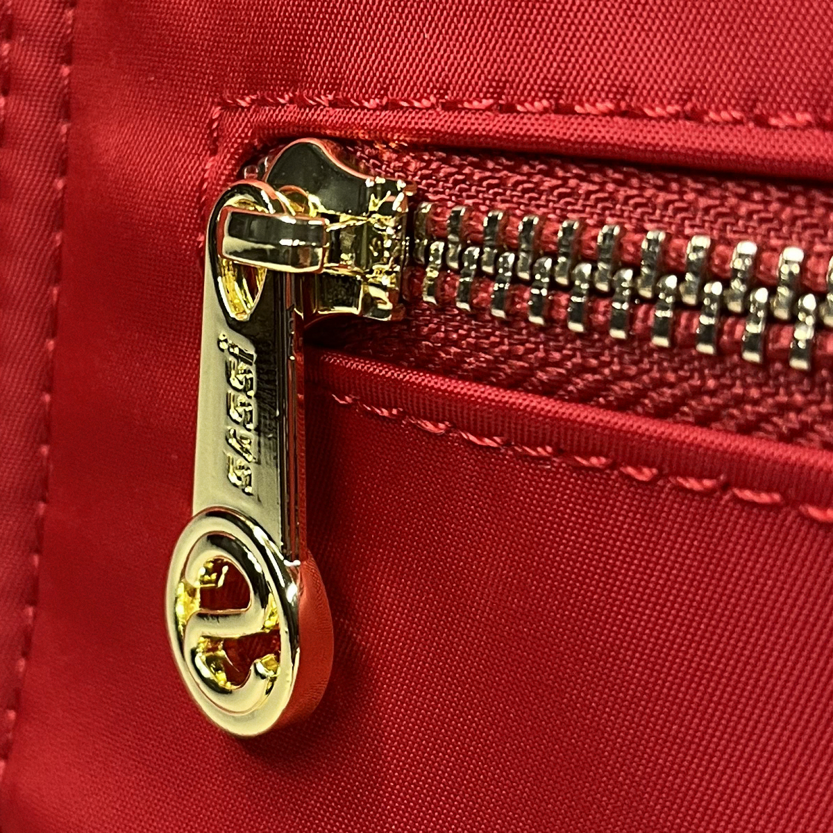 Artemis Tote — Red - Artemis zipper detail close-up